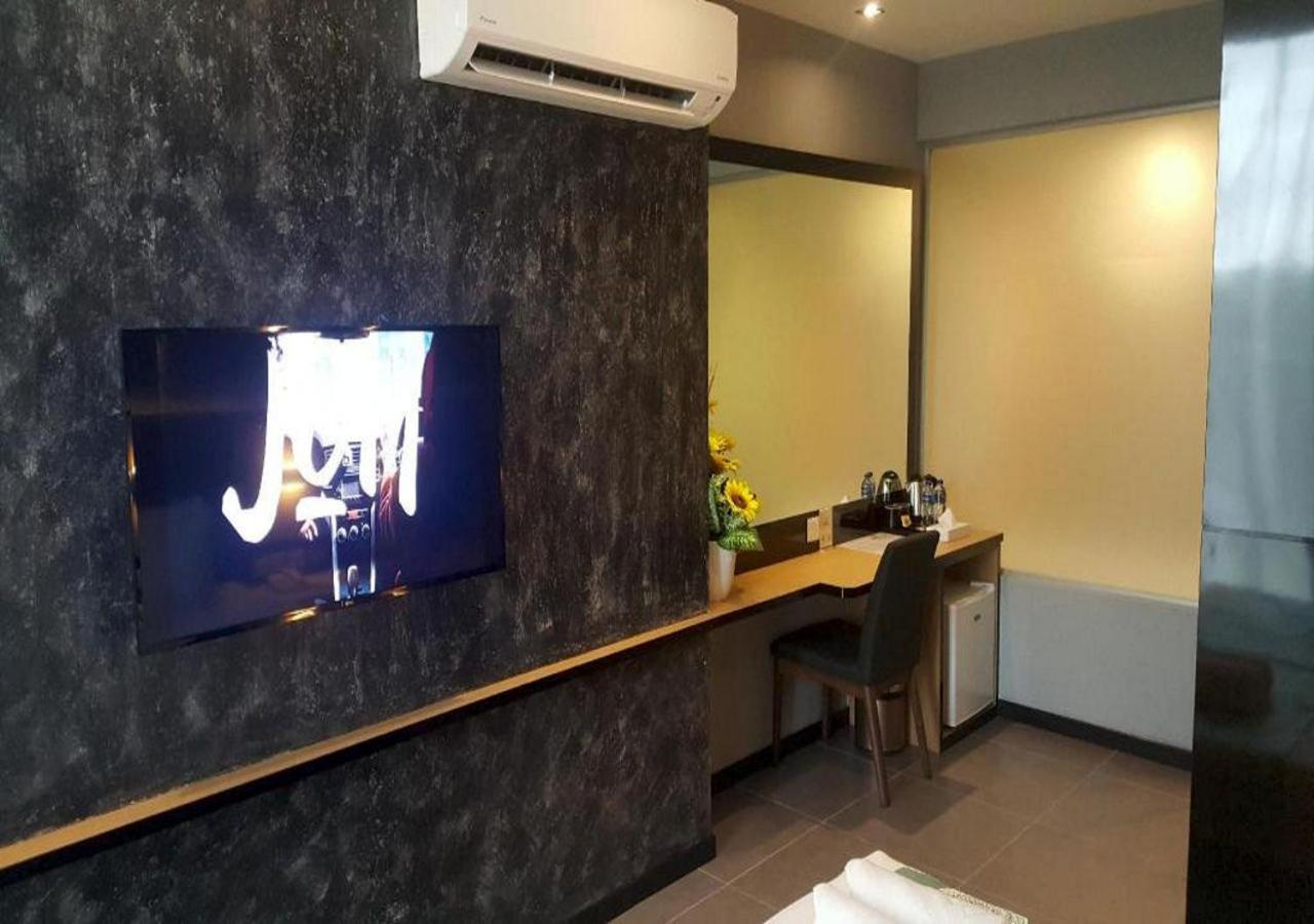 Solid Hotels Johor Bahru Exterior foto